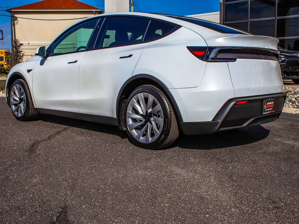 Used 2026 Tesla Model Y Long Range image 4