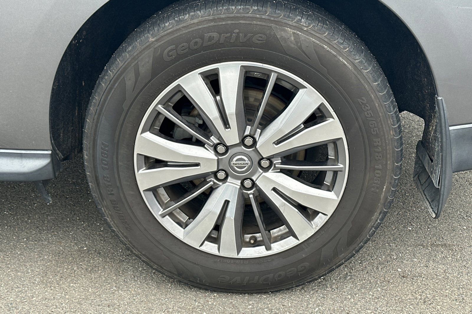 Used 2019 Nissan Pathfinder S FWD image 4