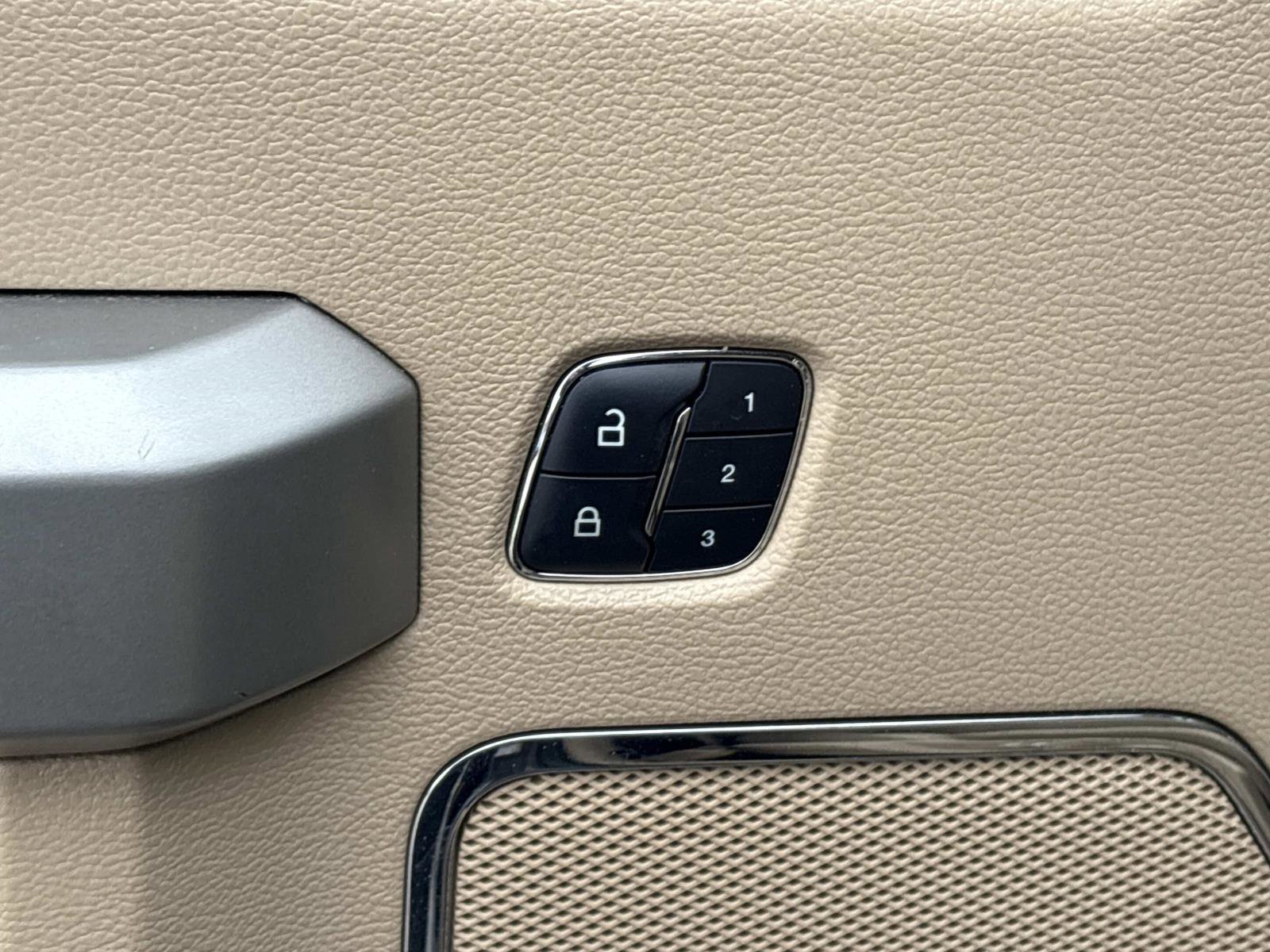 Used 2018 Ford F150 Lariat w/ Equipment Group 502A Luxury image 15