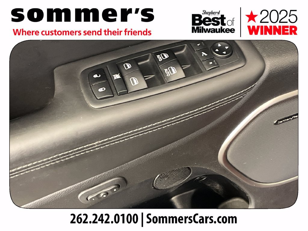 Used 2019 Jeep Grand Cherokee Overland AWD/4WD image 11