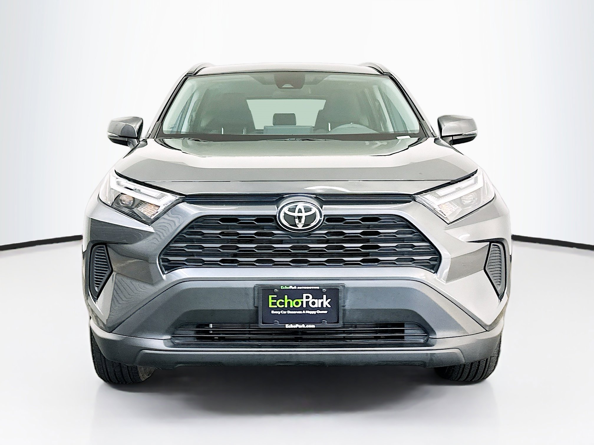 Used 2025 Toyota RAV4 XLE image 2