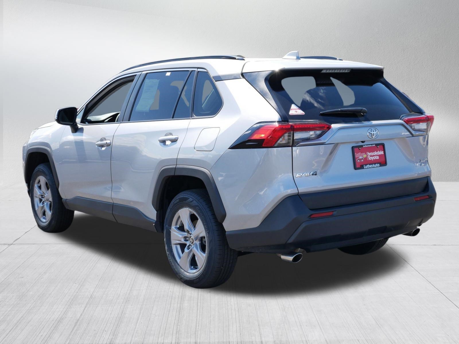 Used 2025 Toyota RAV4 XLE AWD/4WD image 5