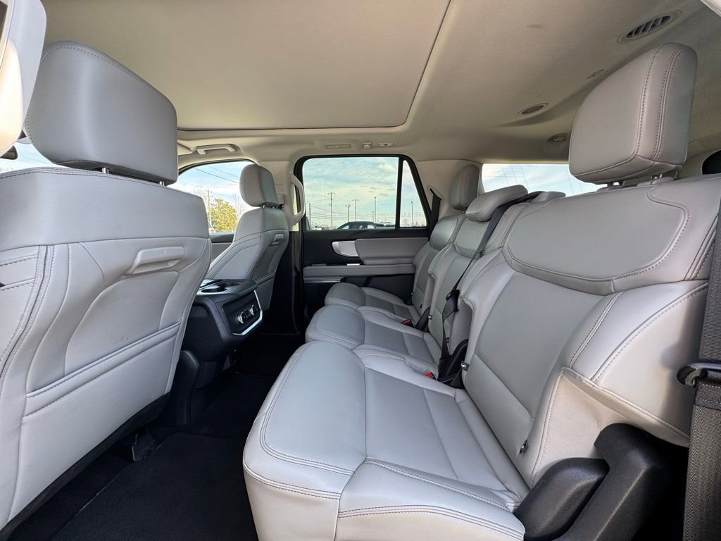 Used 2025 Ford Expedition Max Active image 16