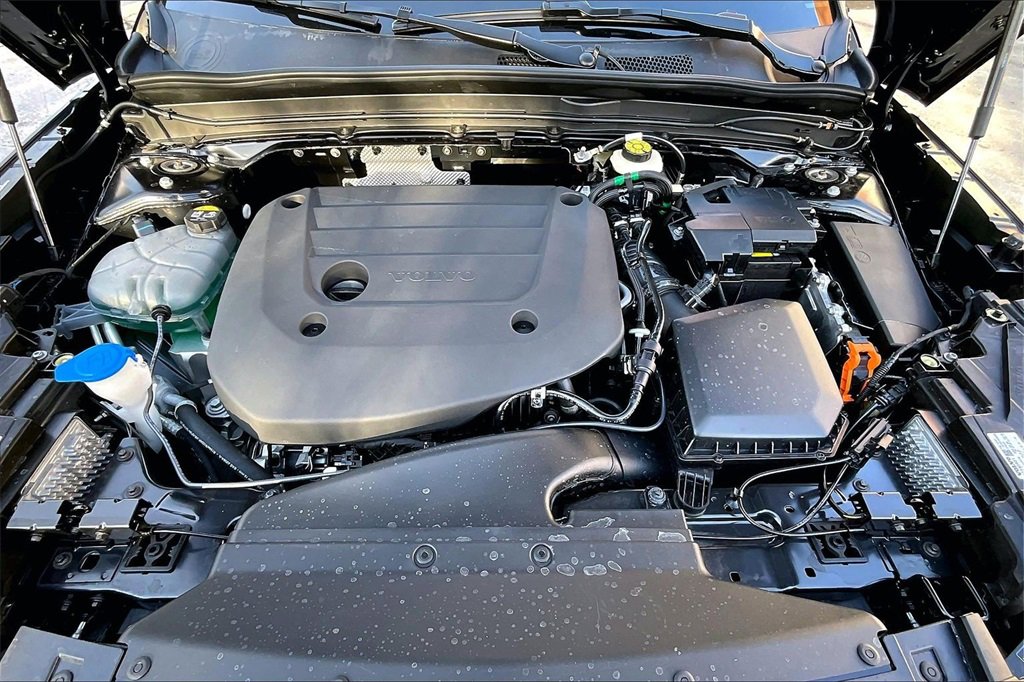 Used 2026 Volvo XC40 B5 Plus w/ Protection Package Premier image 29