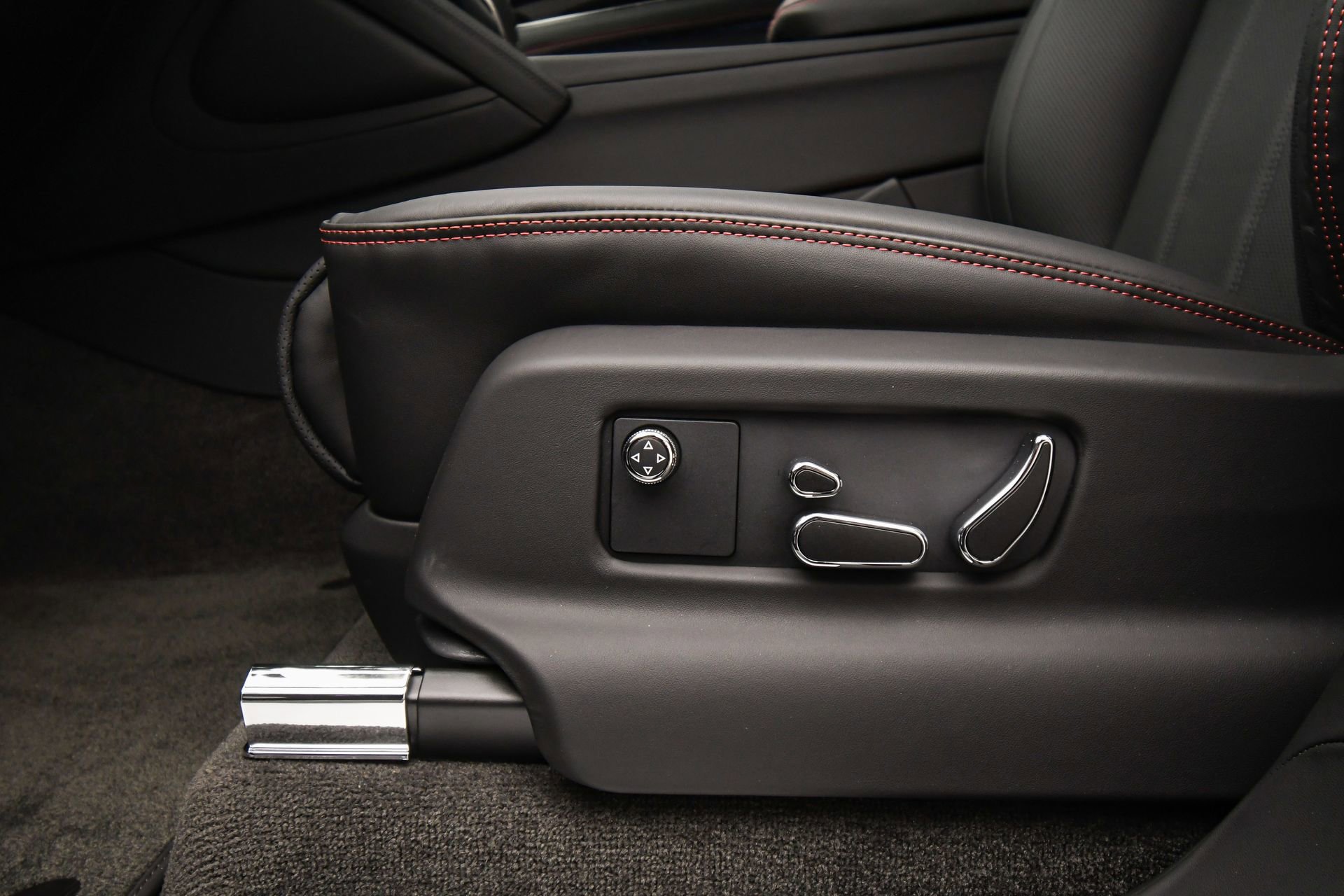 New 2025 Bentley Bentayga image 39