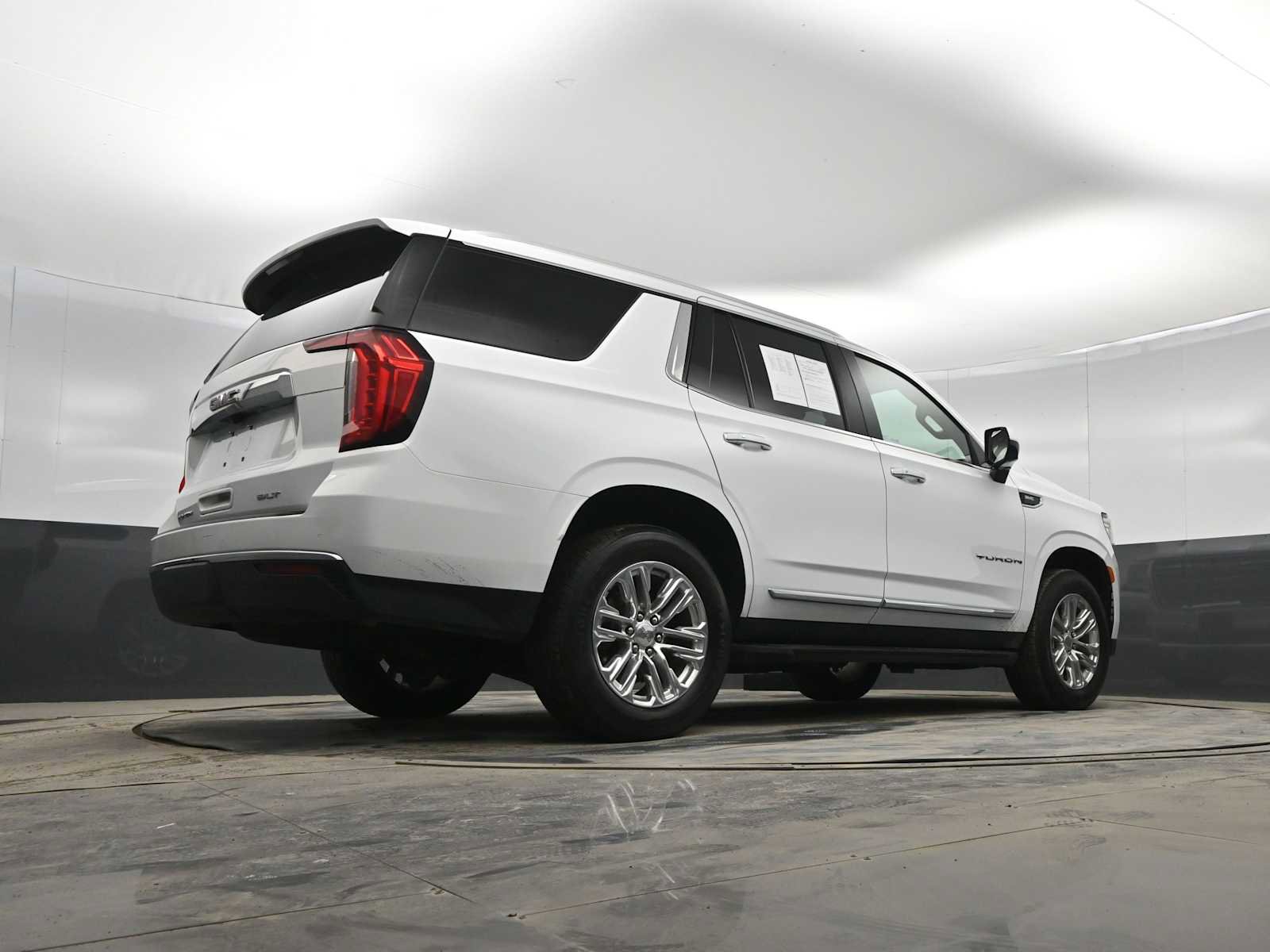 Used 2024 GMC Yukon SLT image 35