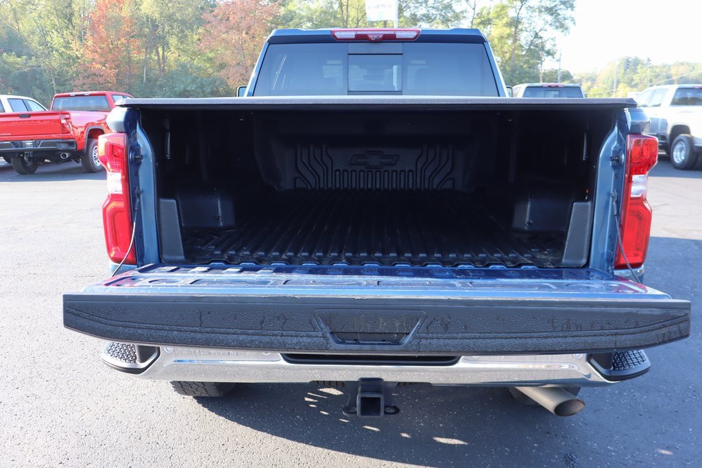Used 2024 Chevrolet Silverado 2500 LTZ w/ LTZ Premium Package image 33