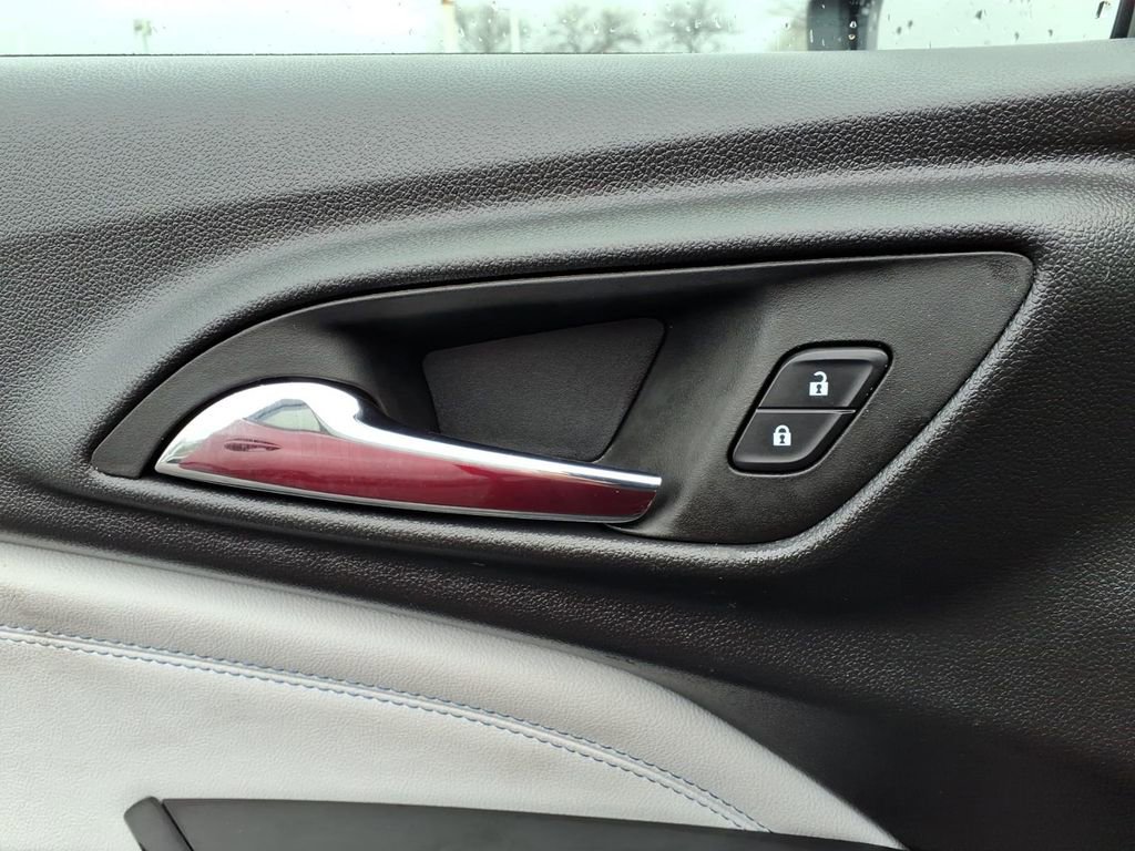 Used 2025 Chevrolet Trax LT w/ Driver Confidence Package FWD image 15