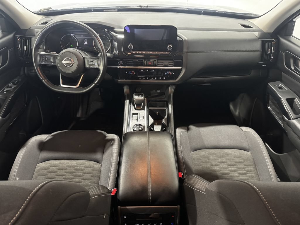 Used 2025 Nissan Pathfinder SV AWD/4WD image 31