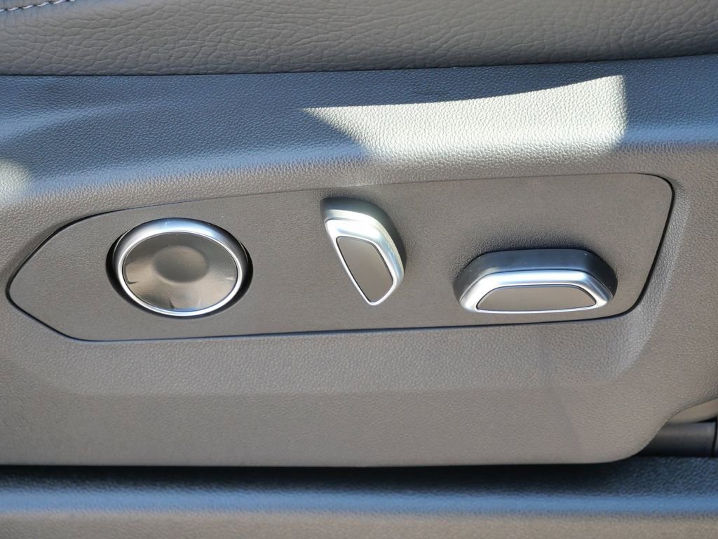 New 2026 GMC Yukon XL Denali w/ Denali Reserve Package image 25