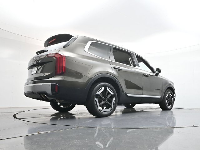 Used 2023 Kia Telluride S FWD image 49