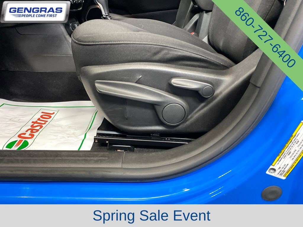 Used 2015 Jeep Renegade Latitude AWD/4WD image 14