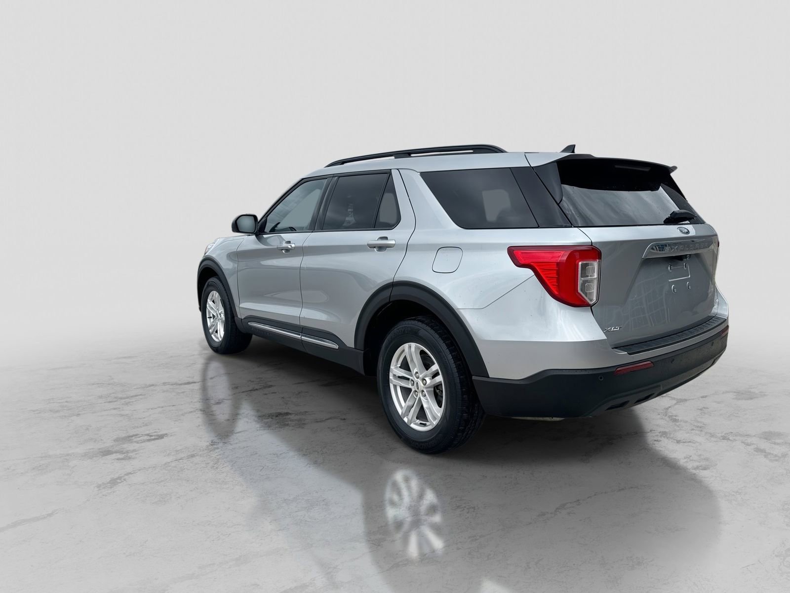 Certified 2023 Ford Explorer XLT AWD/4WD image 5