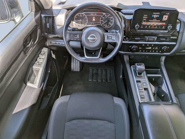 Used 2025 Nissan Pathfinder SV FWD image 16