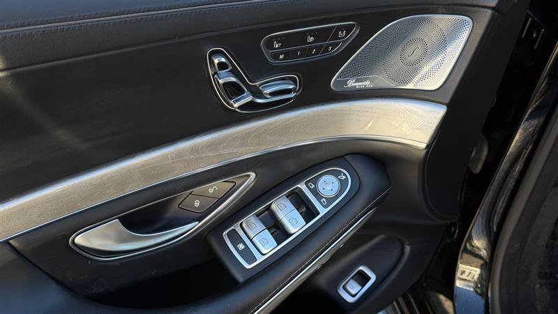 Used 2015 Mercedes-Benz S 63 AMG 4MATIC Sedan image 21
