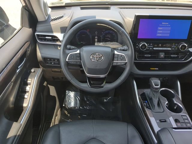 Used 2023 Toyota Highlander Platinum image 16