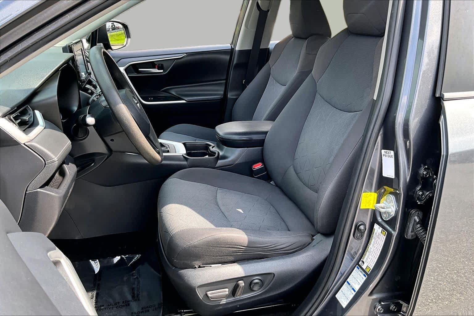 Used 2019 Toyota RAV4 XLE w/ Convenience Package AWD/4WD image 8