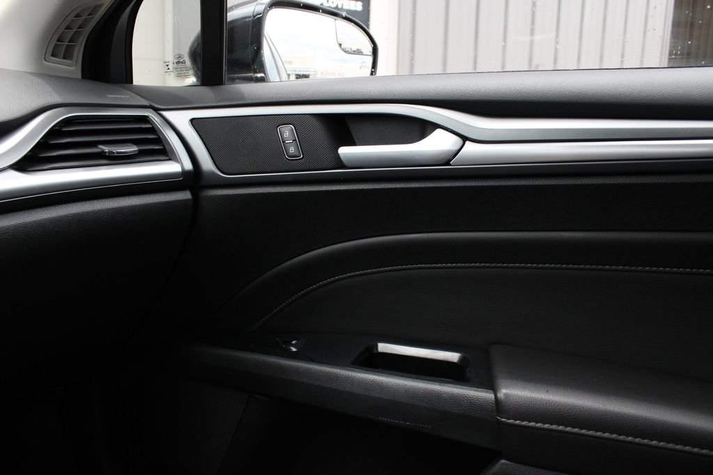 Used 2014 Ford Fusion Titanium AWD/4WD image 21