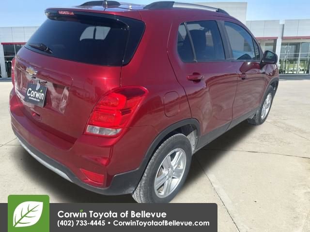 Used 2021 Chevrolet Trax LT w/ Driver Confidence Package image 3