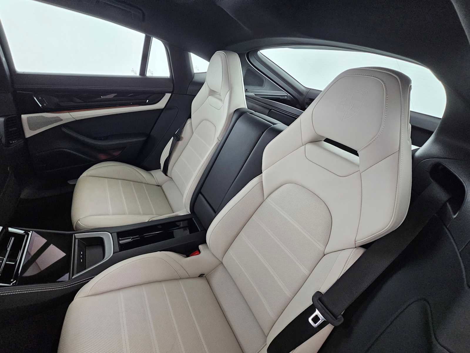 Used 2024 Porsche Panamera 4 image 33