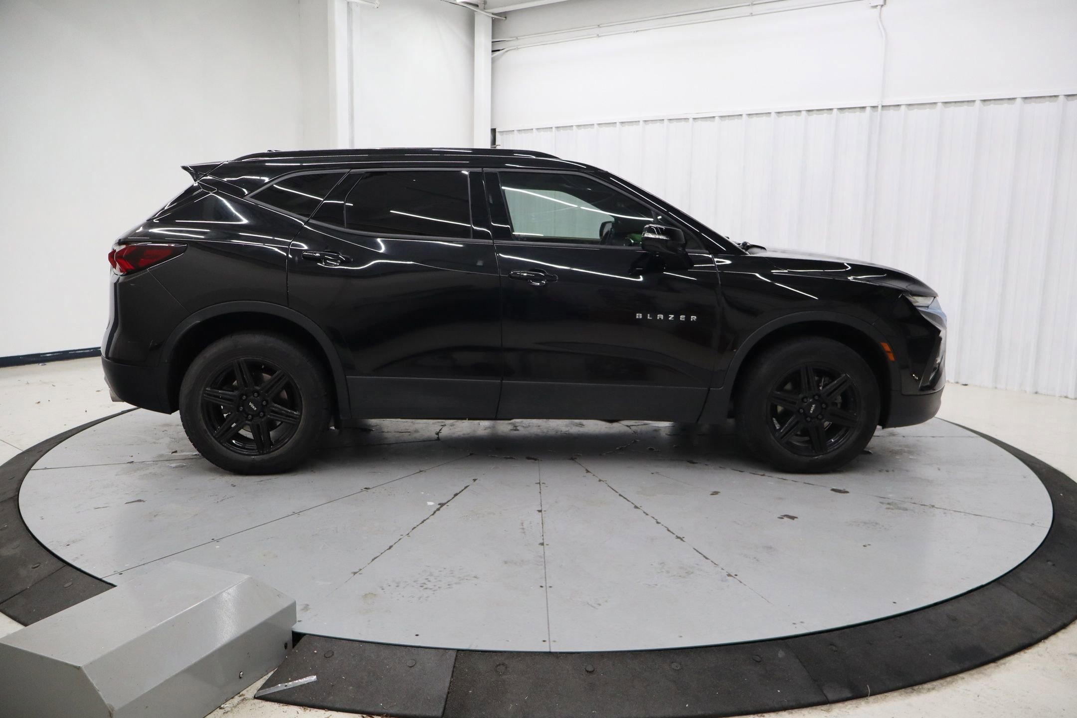 Used 2021 Chevrolet Blazer LT w/ Sound & Technology Package image 2