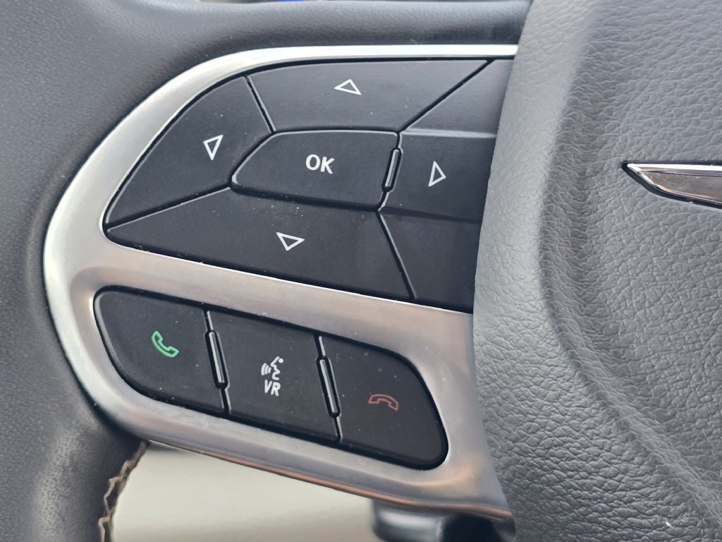 Used 2023 Chrysler Voyager LX FWD image 31