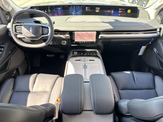 New 2026 Lincoln Navigator L Premier image 19