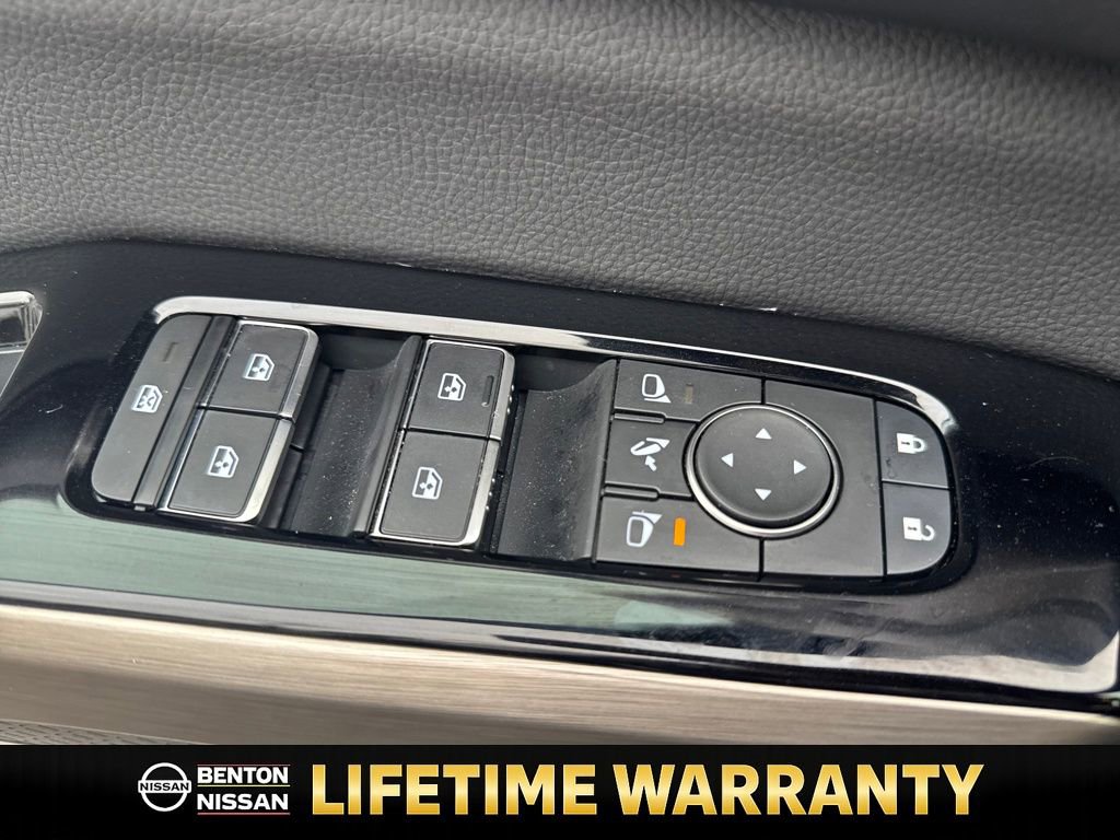 Used 2025 Nissan Pathfinder Platinum w/ Cargo Package image 13