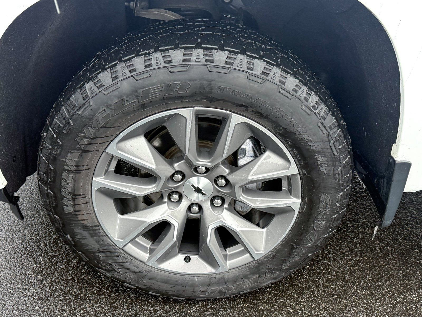 Certified 2022 Chevrolet Silverado 1500 RST AWD/4WD image 10