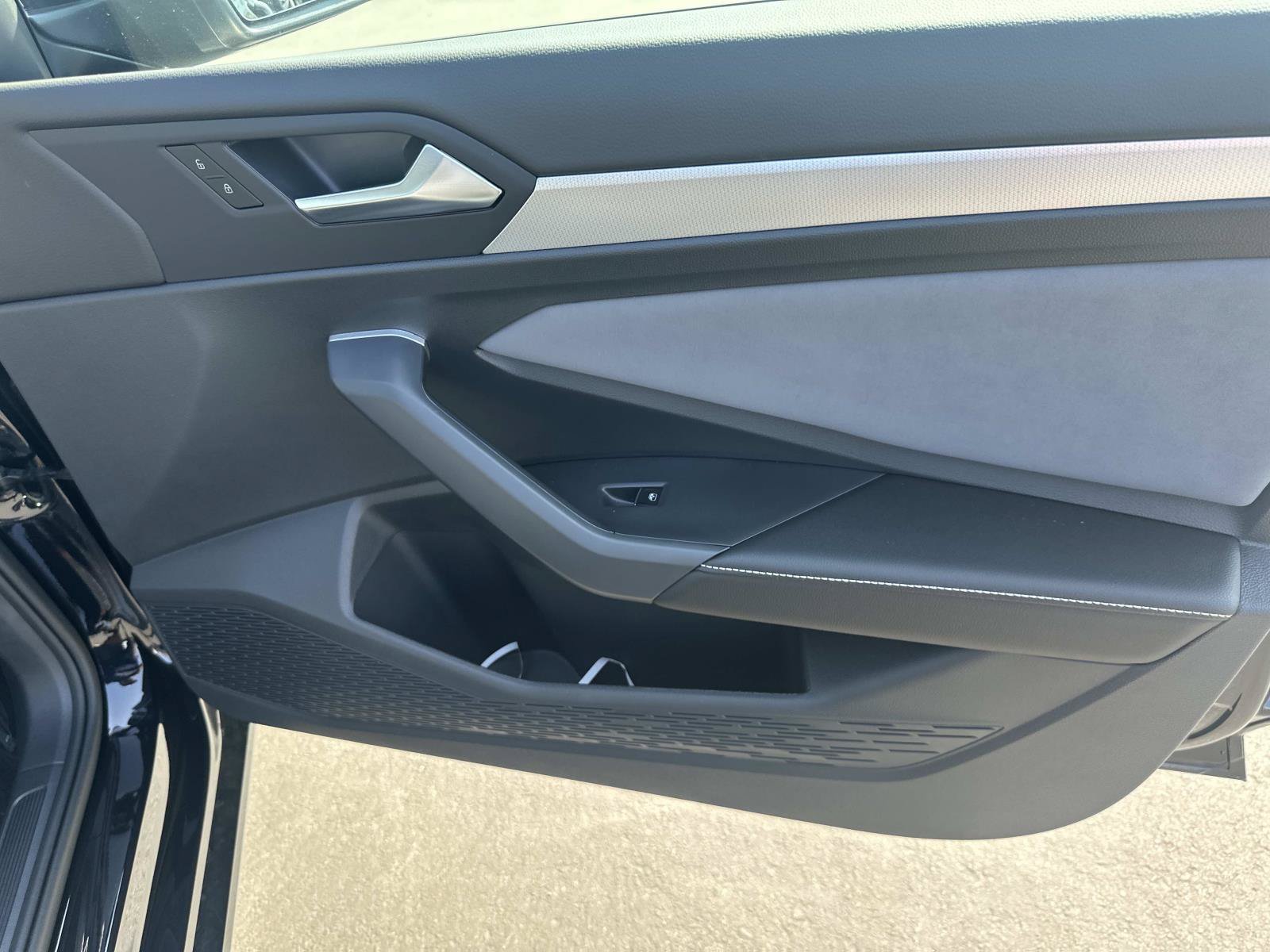 New 2026 Volkswagen Jetta SE FWD image 28