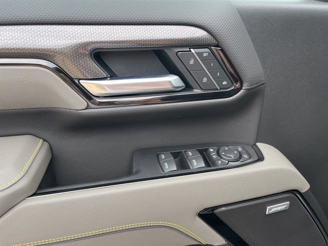 New 2026 Chevrolet Silverado 2500 ZR2 AWD/4WD image 16