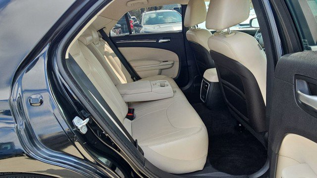 Used 2015 Chrysler 300 Limited RWD image 25