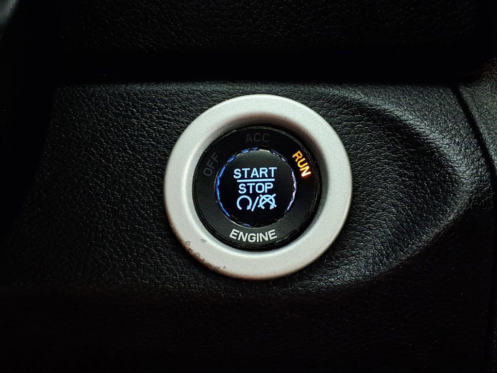 Used 2016 RAM 3500 Laramie AWD/4WD image 18