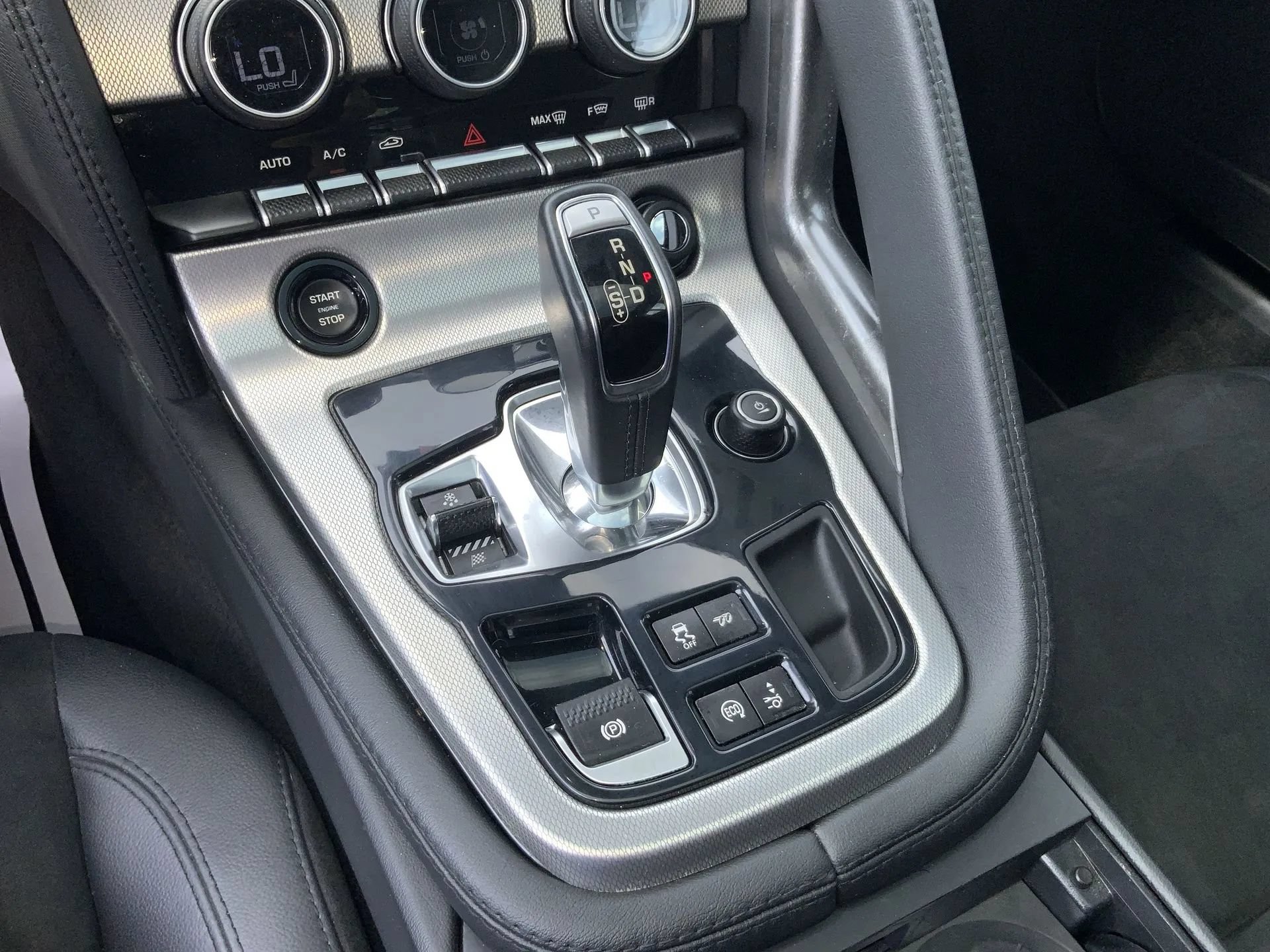 Used 2015 Jaguar F-TYPE Coupe RWD image 22