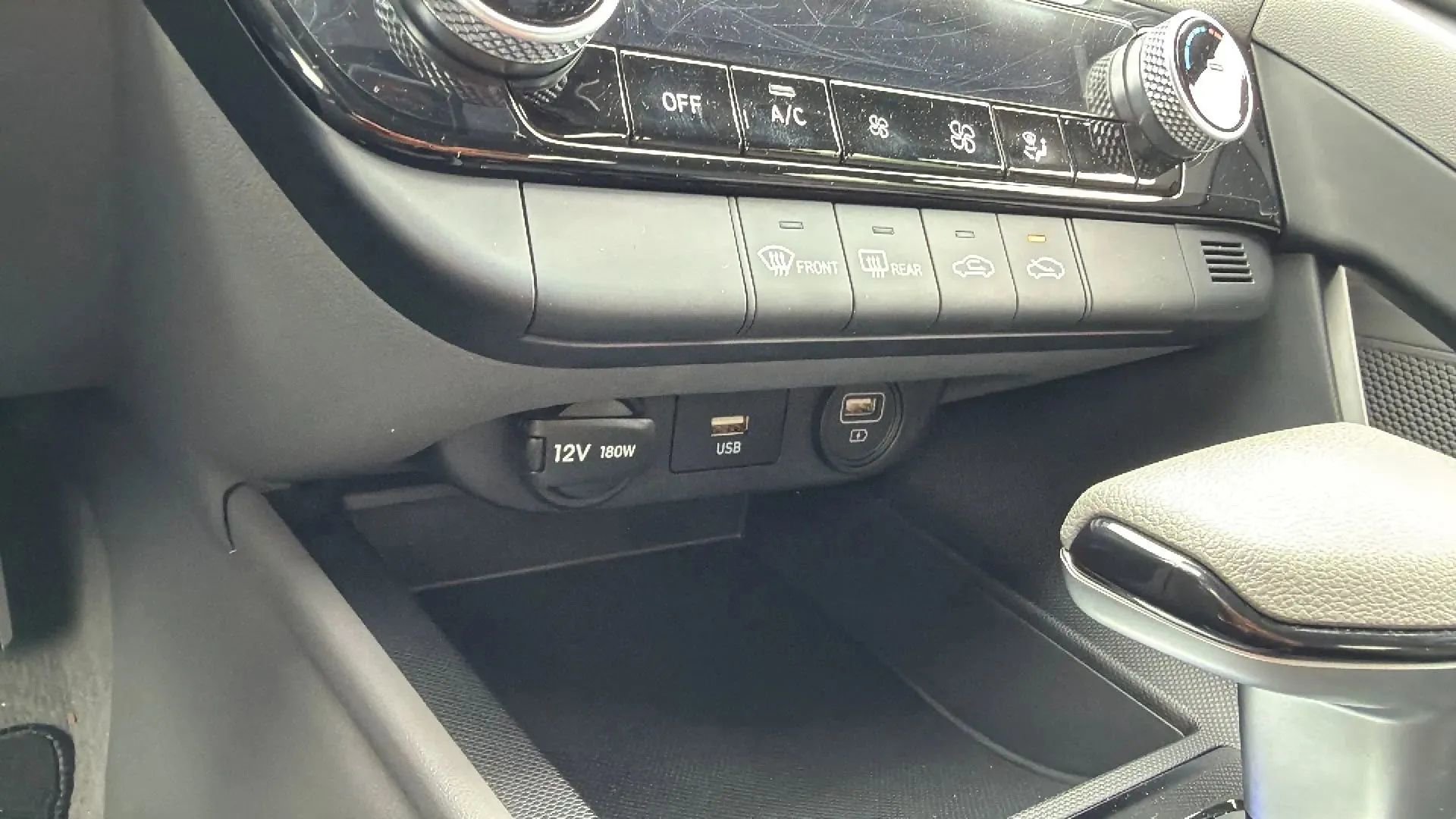 Used 2023 Hyundai Elantra SEL FWD image 19