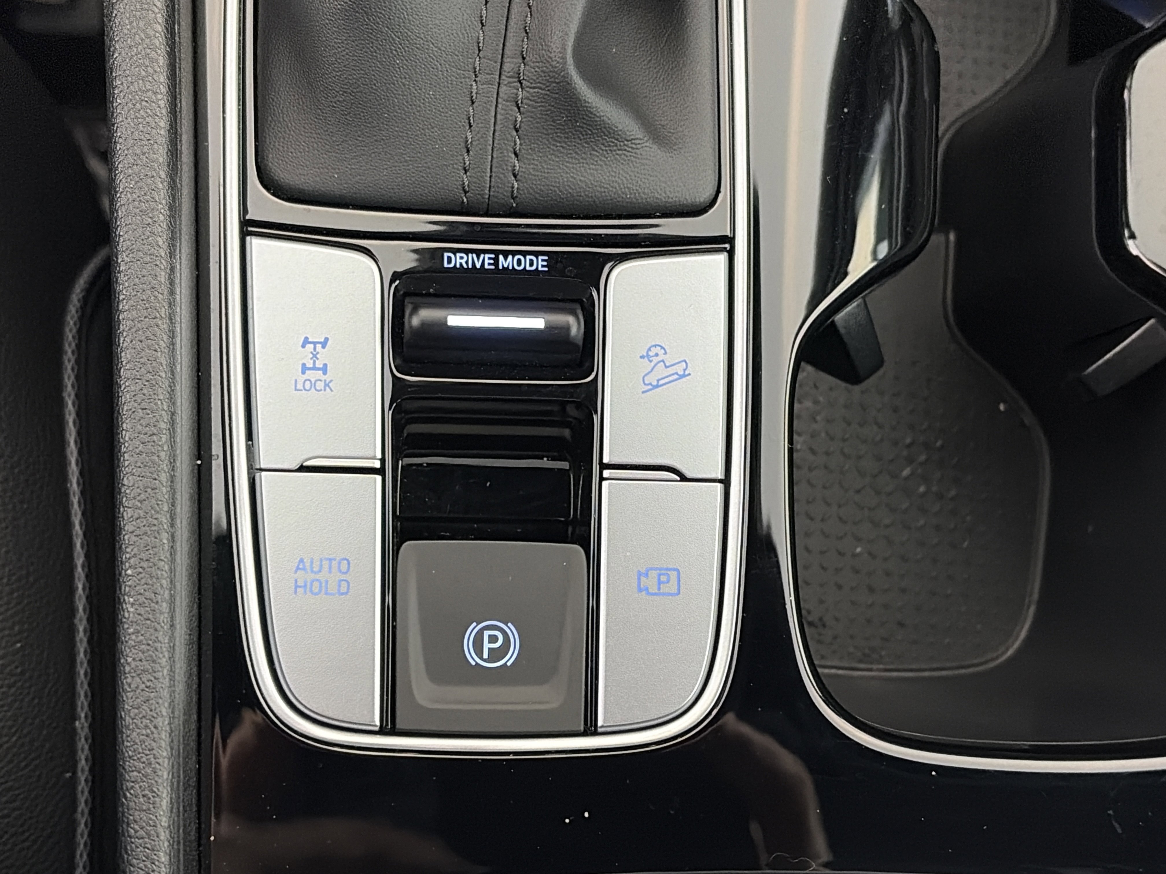 Used 2024 Hyundai Santa Cruz Limited image 24