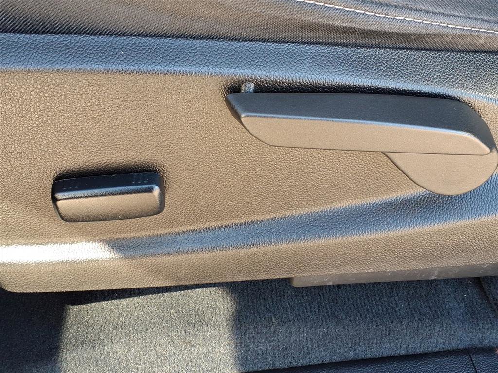 Used 2022 Chevrolet Colorado LT image 14