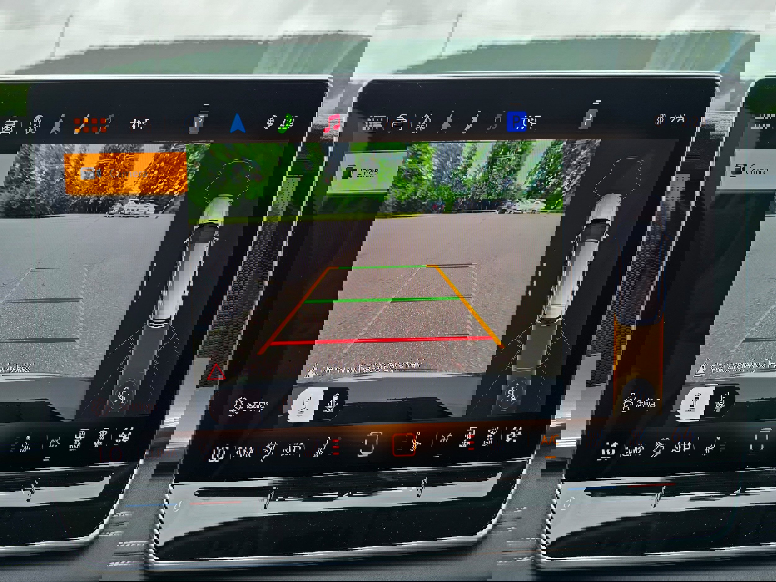 New 2025 Volkswagen Tiguan SE image 18