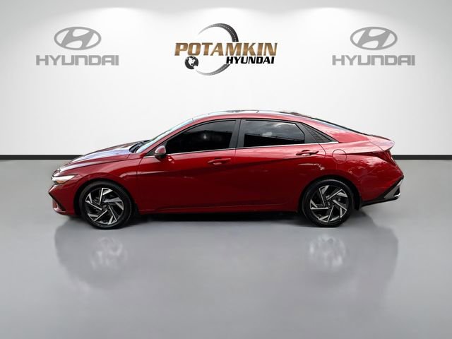 Used 2024 Hyundai Elantra Limited image 8