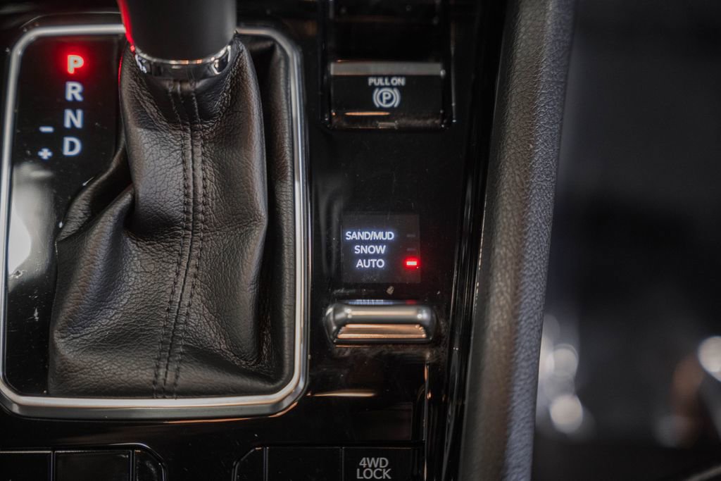 Used 2024 Jeep Compass Limited w/ Sun and Sound Group image 30