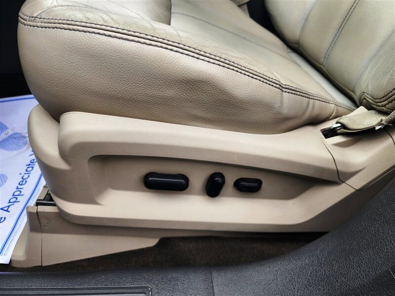 Used 2013 Ford Edge SEL FWD image 24