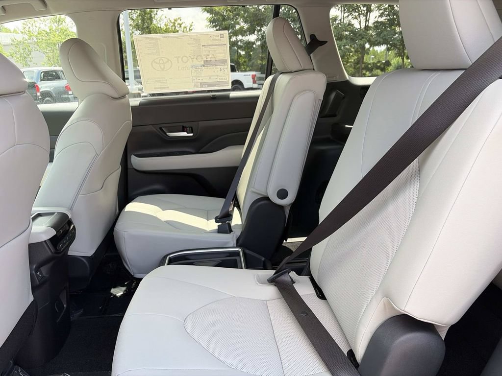 New 2026 Toyota Grand Highlander FWD image 20
