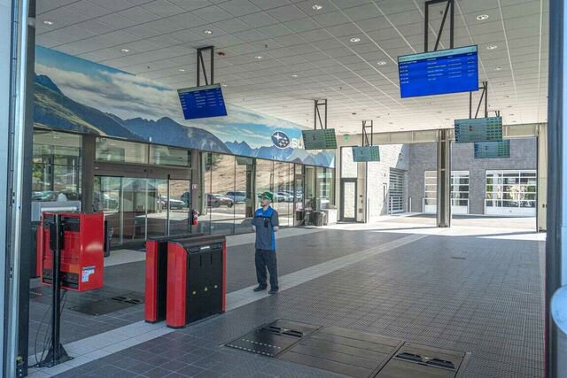 Used 2022 Chrysler Pacifica Touring-L w/ Uconnect Theater Family Group image 41