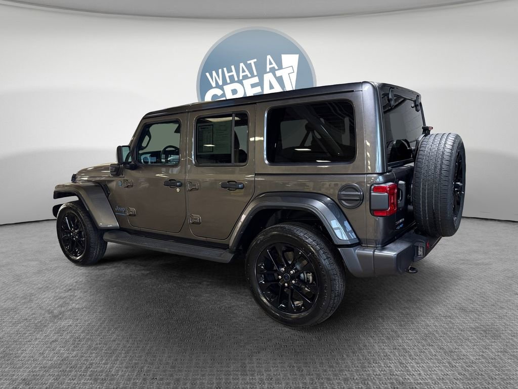 Used 2025 Jeep Wrangler Unlimited Sahara image 6