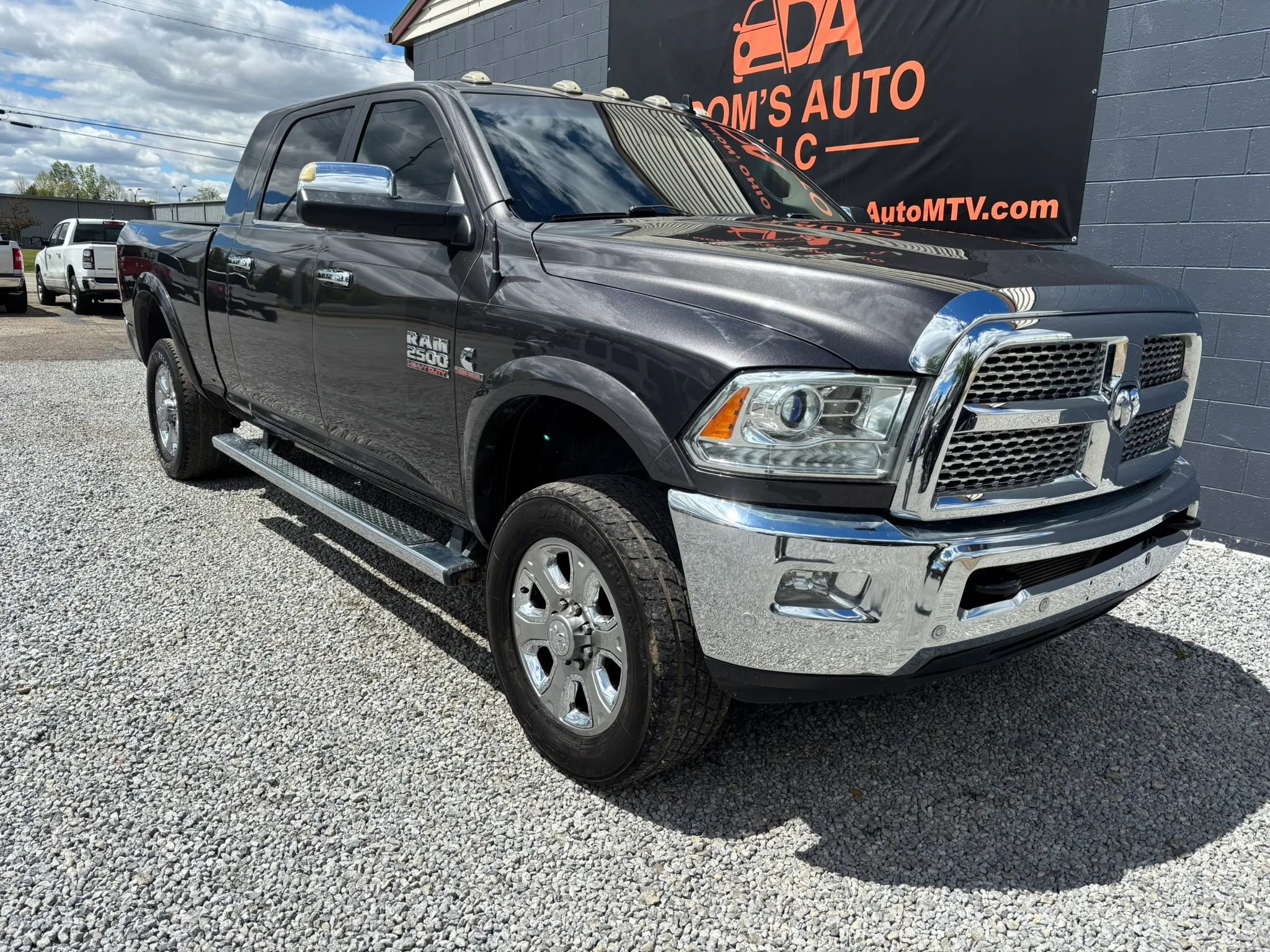 Used 2018 RAM 2500 Laramie AWD/4WD image 3