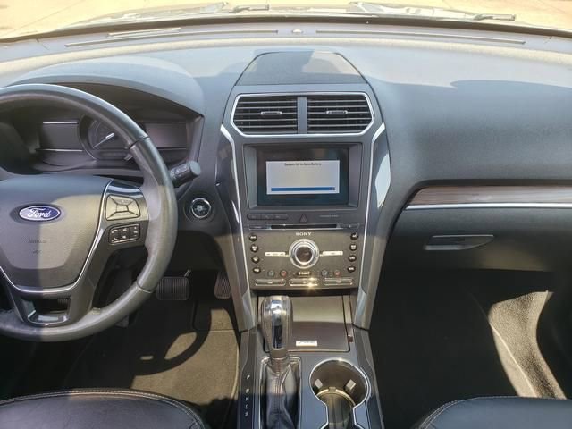 Used 2018 Ford Explorer Limited w/ Equipment Group 301A AWD/4WD image 17