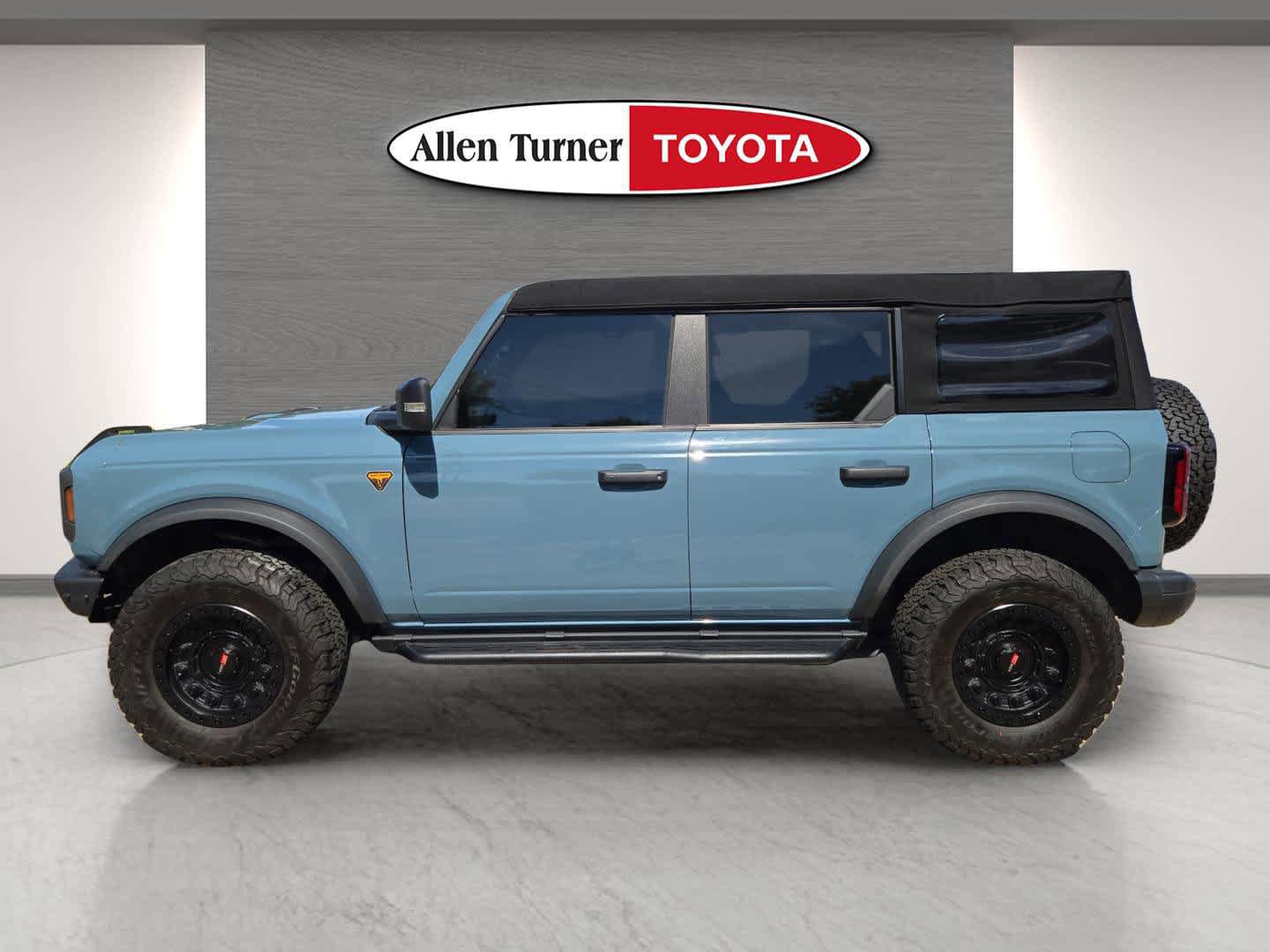Used 2023 Ford Bronco Badlands AWD/4WD image 10
