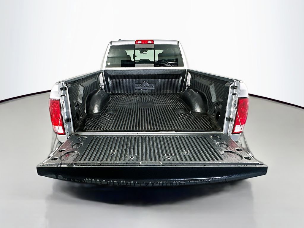 Used 2020 RAM 1500 Classic SLT image 28