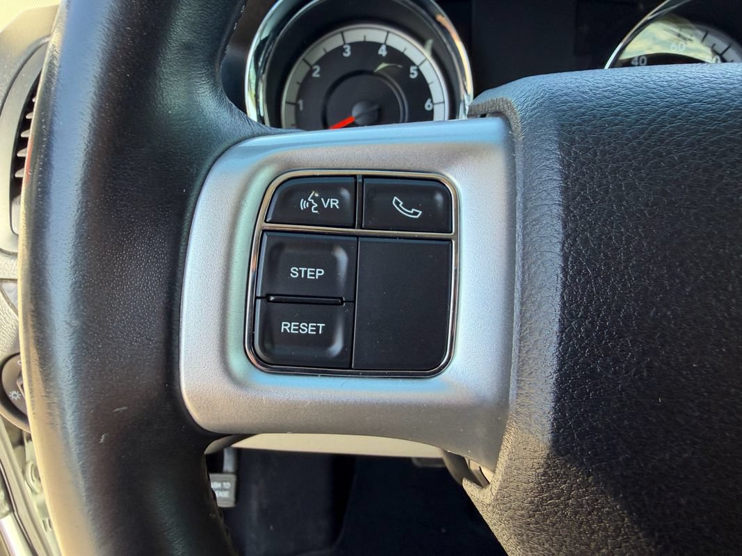 Used 2016 Dodge Grand Caravan SXT w/ UConnect Hands-Free Group FWD image 32