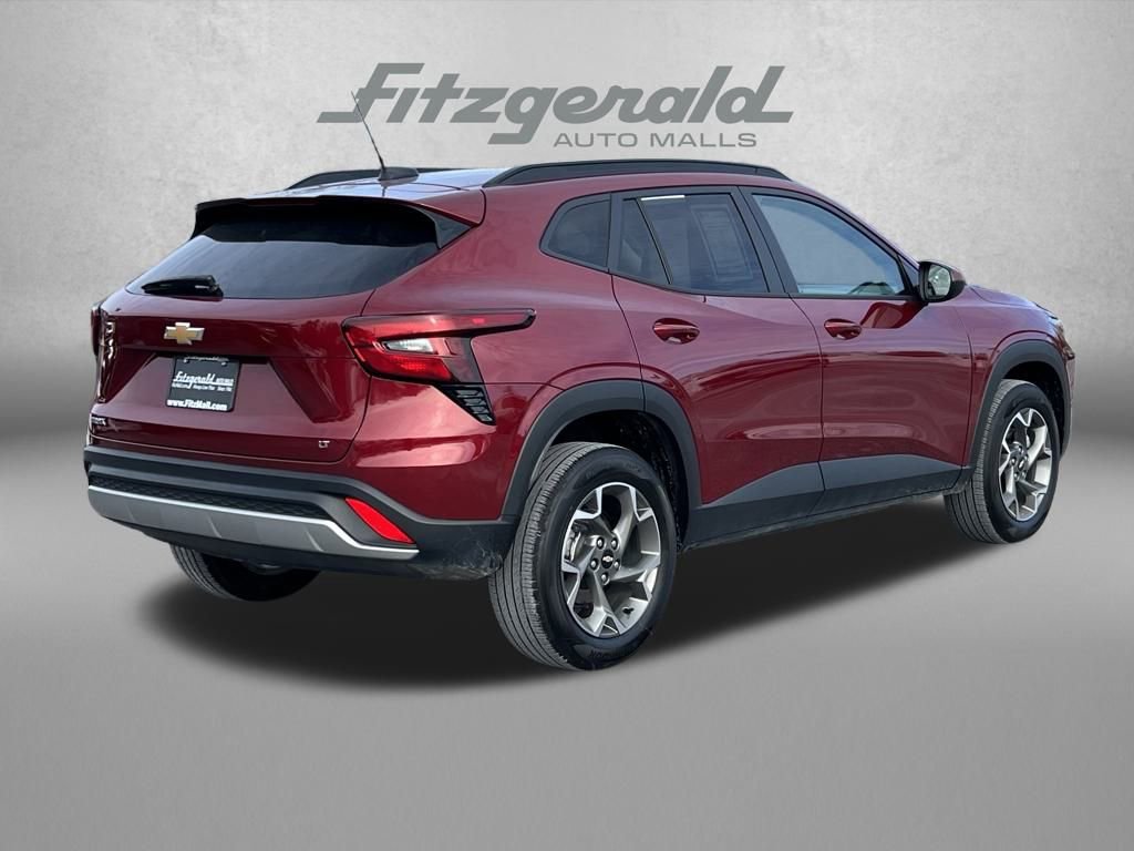 Used 2025 Chevrolet Trax LT image 7